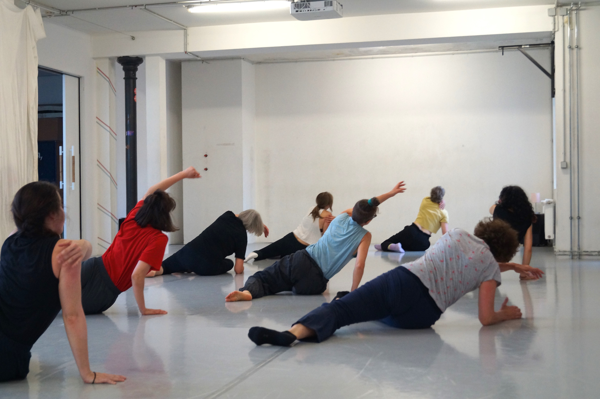 Contemporary Dance Beginners / Intermediate class